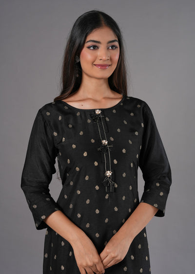 Black Banaras Straight Cut