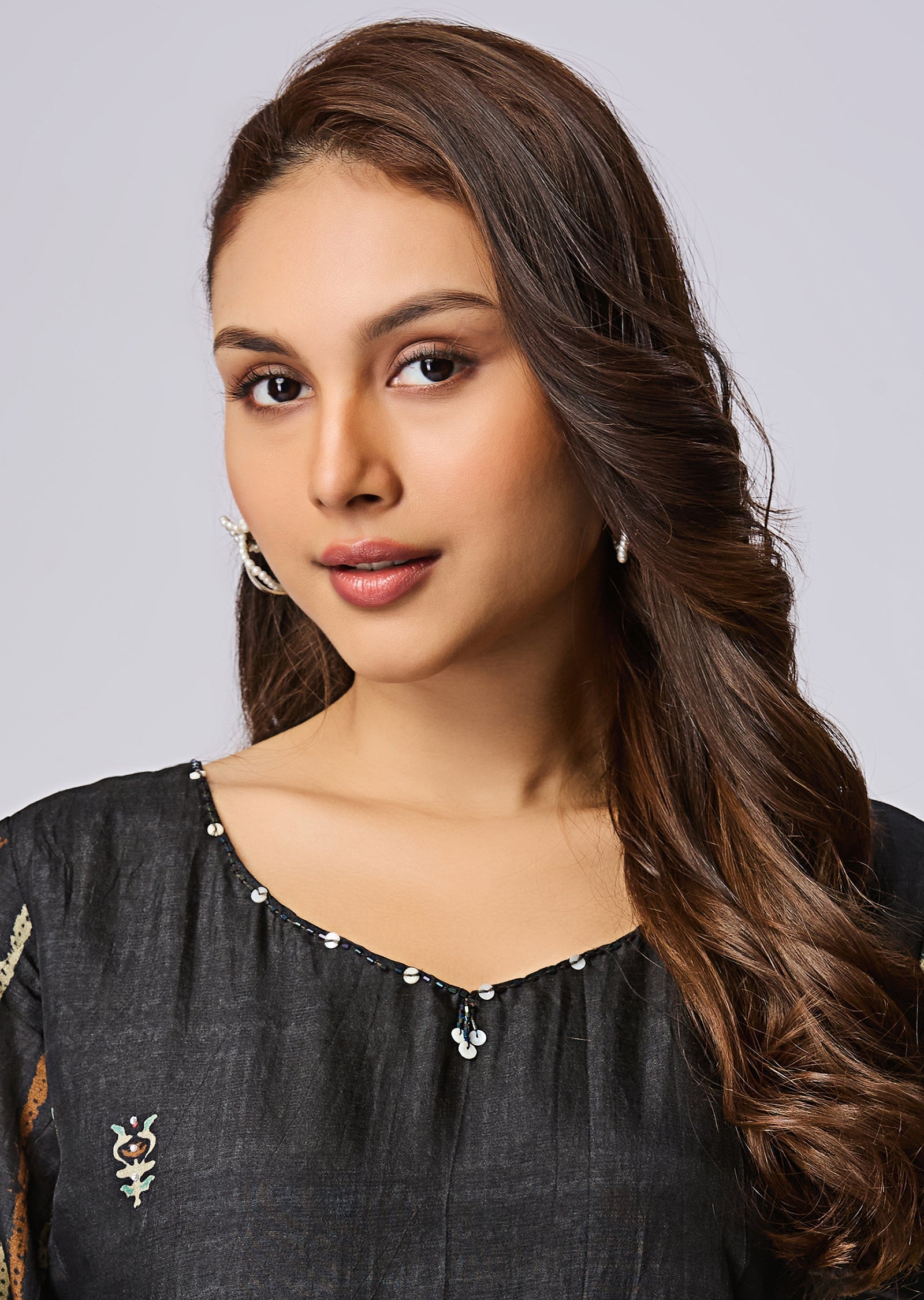 Black Dola Silk Straight Cut